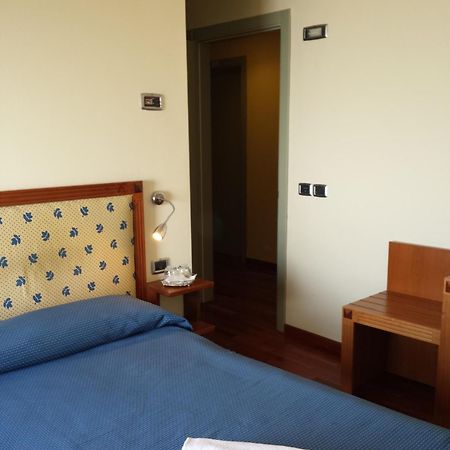 Hotel Il Castellaccio Piccione Habitación foto