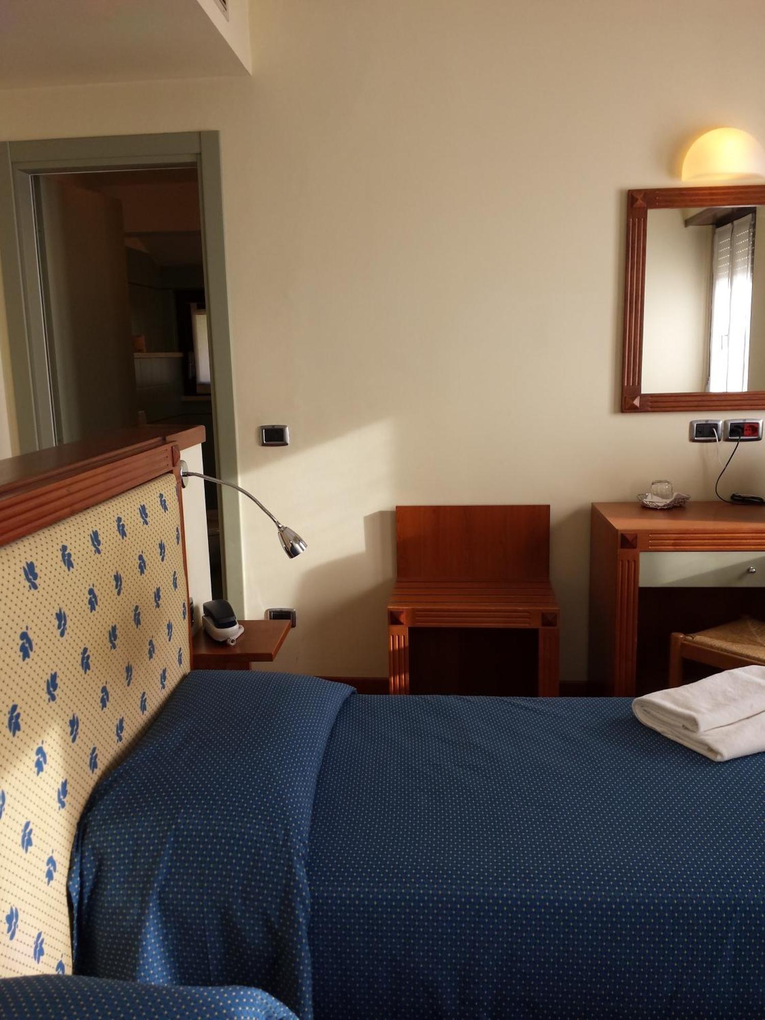 Hotel Il Castellaccio Piccione Habitación foto